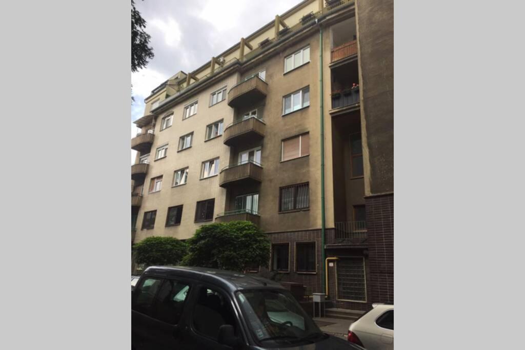 A Cosy Studio In The City Centre Братислава Екстериор снимка